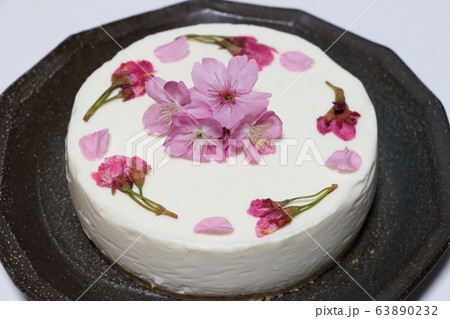 桜のケーキ 桜のケーキ 63890232