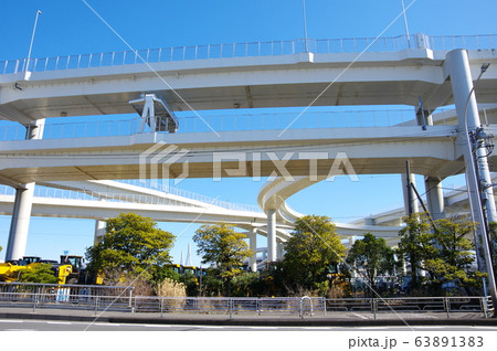首都高湾岸線の大黒ジャンクション（横浜市鶴見区） 63891383