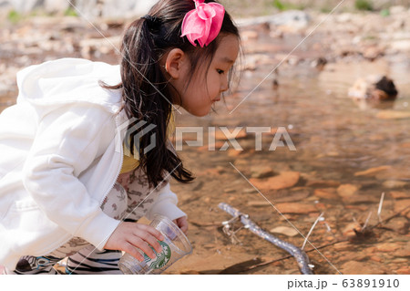 少女 外出 体験 63891910