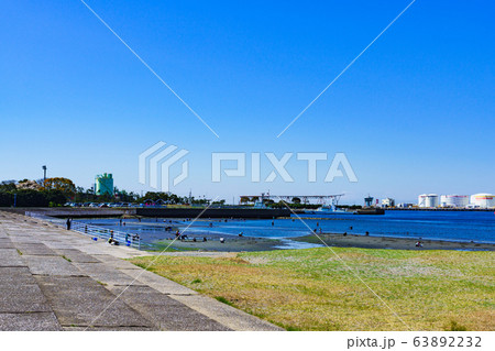 潮干狩り 春 風景 千葉港 千葉市 日本 青空 行楽 休日 レジャー アウトドア ビーチ 砂浜 海岸 潮干狩り 春 風景 千葉港 千葉市 日本 青空 行楽 休日 レジャー アウトドア ビーチ 砂浜 海岸 63892232