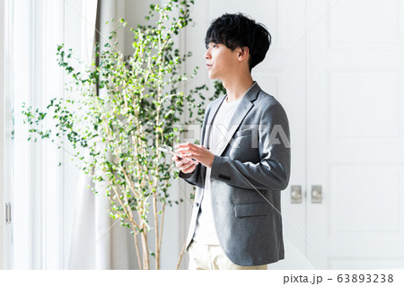 ビジネスマン、スマホ 63893238