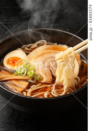 醤油ラーメン 醤油ラーメン 63893574