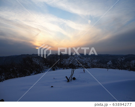 雪山の夕暮れ 63894277