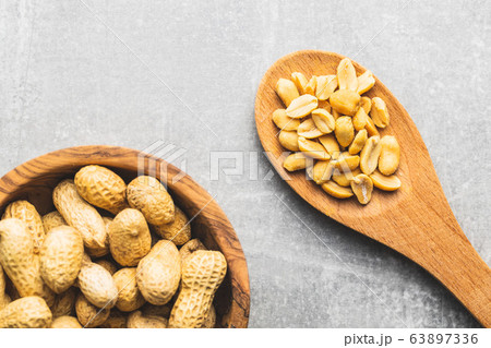 Roasted salted peanuts Roasted salted peanuts 63897336