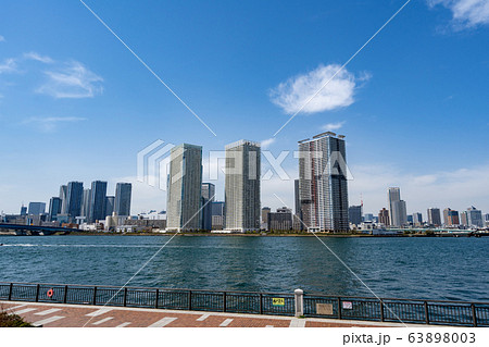 晴海の高層マンション群＜2020年3月豊洲公園から＞ 63898003