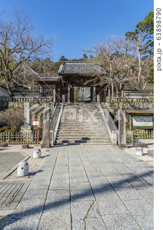 伊豆市　福知山修禅寺の山門 63898790