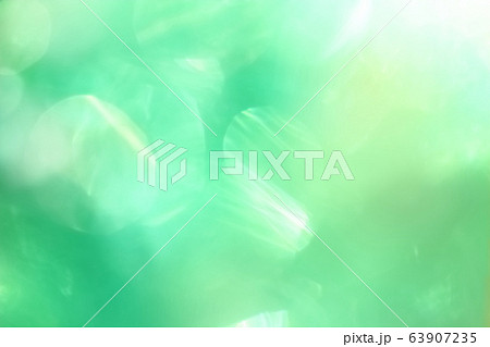 抽象的　素材　グリーン系　緑系　グラデーション　キラキラ 63907235