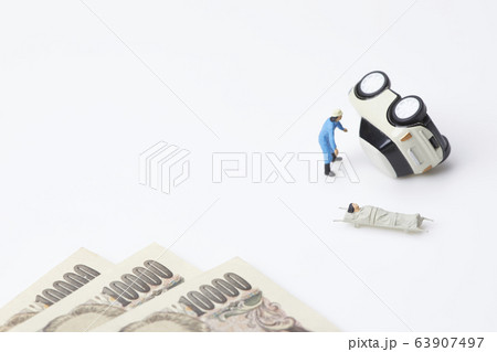 交通事故・患者・病気・怪我・救助のイメージ 交通事故・患者・病気・怪我・救助のイメージ 63907497