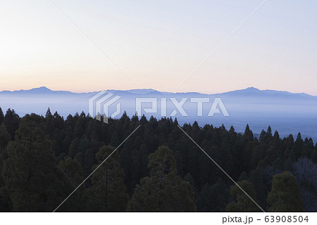 久住高原の朝焼け 63908504