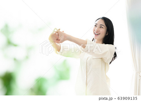 女性 目覚め ストレッチ 女性 目覚め ストレッチ 63909135