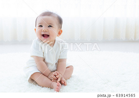 赤ちゃん 63914565