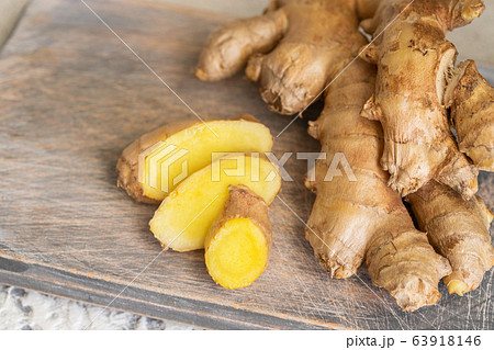 Ginger roots for cooking and alternative medicine Ginger roots for cooking and alternative medicine 63918146