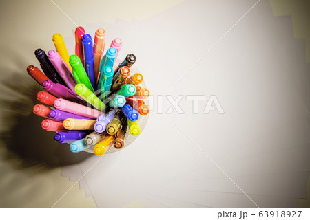 Pen on background vintage style 63918927