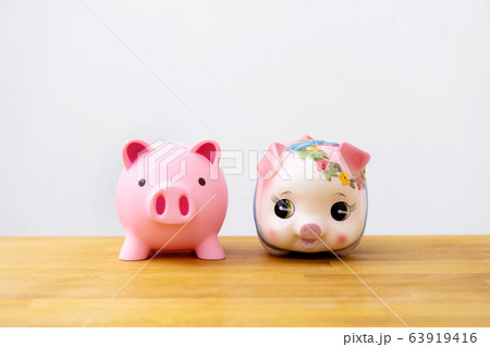 豚の貯金箱　ピギーバンク 63919416