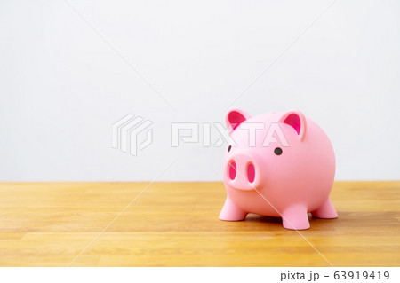 豚の貯金箱　ピギーバンク 63919419