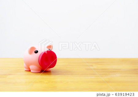 豚の貯金箱　ピギーバンク 63919423