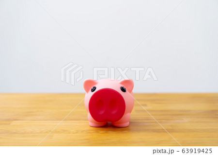 豚の貯金箱　ピギーバンク 63919425