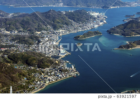 尾道市の因島中心部を空撮 尾道市の因島中心部を空撮 63921597