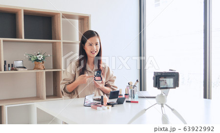 beautiful asian woman professional beauty vlogger 63922992