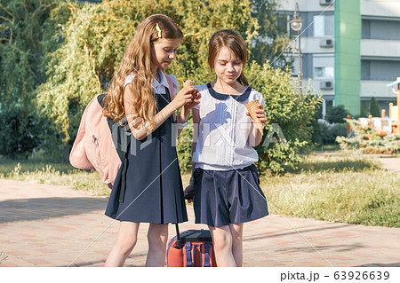 schoolgirls 