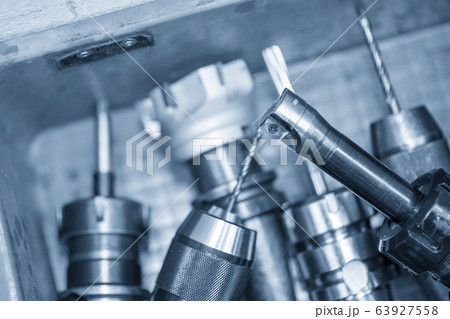 The flat or square index-able tools. The flat or square index-able tools. 63927558
