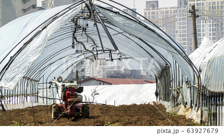 写真 トラクター 小型 63927679