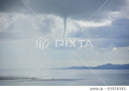 【沖縄・竹富島】ろうと雲 63928383