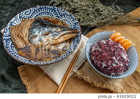 Salmon kabutoni steamed with sweet soya sauce. Salmon kabutoni steamed with sweet soya sauce. 63929022