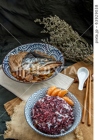 Salmon kabutoni steamed with sweet soya sauce. Salmon kabutoni steamed with sweet soya sauce. 63929038