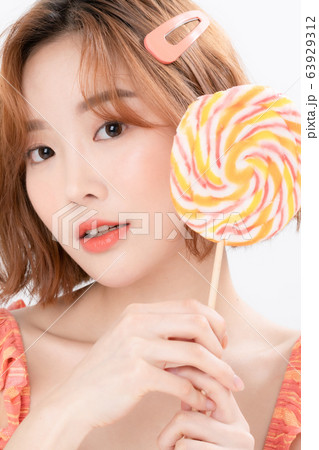 女性 女 女の子 63929312