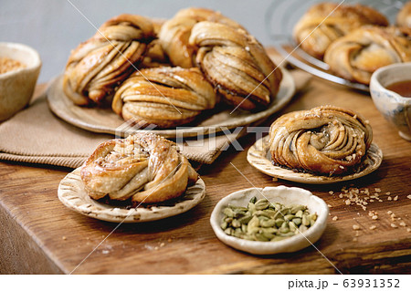Swedish cardamom buns Kanelbulle 63931352