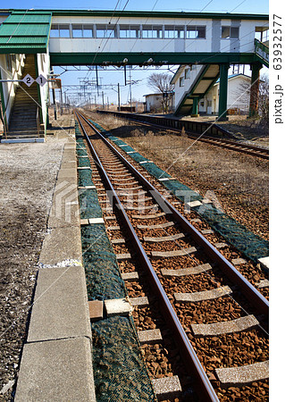 早春の北海道白老町JR竹浦駅の風景を撮影 63932577