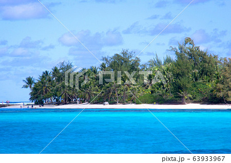 青空と青い海のサイパンマニャガハ島の近景風景写真｜無人島　海外リゾート 63933967