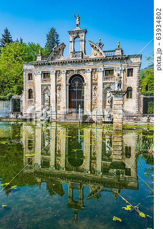 Main Gate in Villa Barbarigo in Valsanzibio 63934802