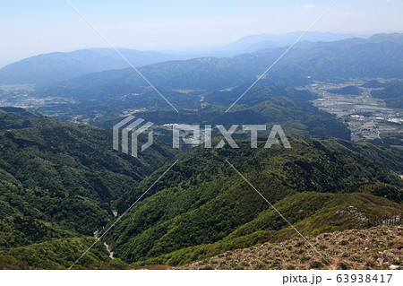 天空の伊吹山・37（滋賀県米原市大久保） 63938417