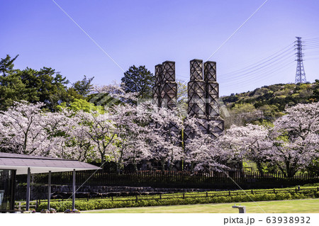 【静岡県】満開の桜に包まれた、韮山反射炉 【静岡県】満開の桜に包まれた、韮山反射炉 63938932