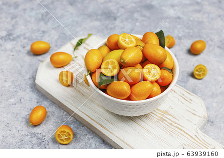 Flat lay of kumquats on a concrete background. Top view 63939160