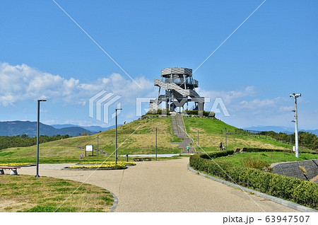 青空と富士山ドラゴンタワー 63947507