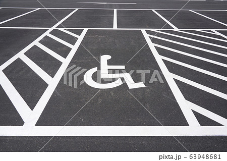 車椅子用駐車スペース 車椅子用駐車スペース 63948681
