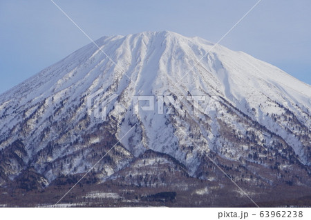 八幡駐車場から見る春先の羊蹄山 八幡駐車場から見る春先の羊蹄山 63962238