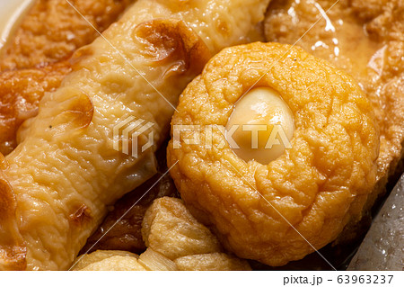 おでんの、うずら巻き(巣ごもり)を中心としたアップ。 63963237