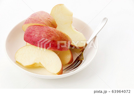 カット りんご 63964072