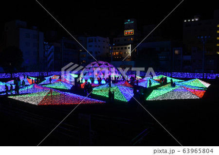 天文館ミリオネーションに賑わう人々 63965804