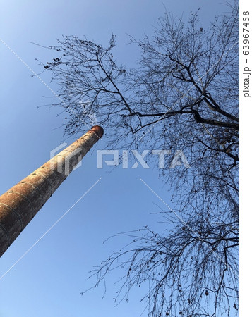 木 空 煙突 63967458