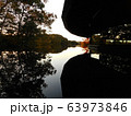 水面に映る夕景 水面に映る夕景 63973846