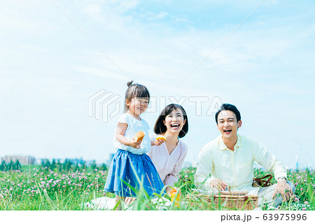 ファミリー 63975996