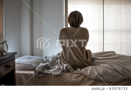 女性 63976733