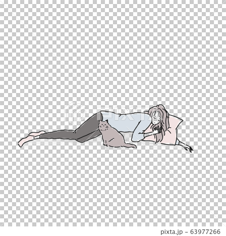 猫と寝そべる女性 63977266