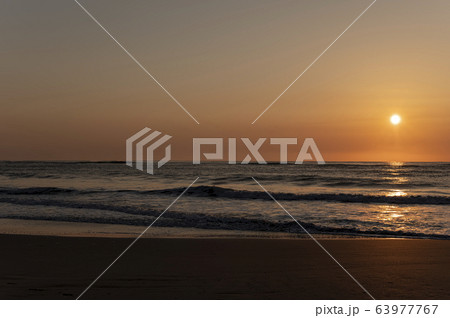 海の日の出 海の日の出 63977767