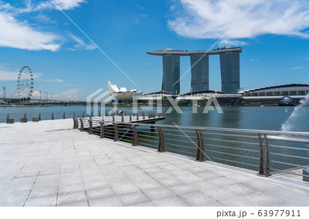 都市封鎖で人のいなくなったマーライオンパーク 63977911